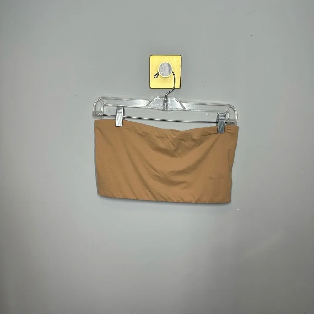 Skims Fits Everybody Bandeau Bra in Clay